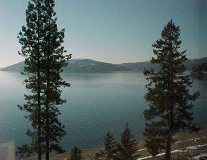 Image of a lake and mountains