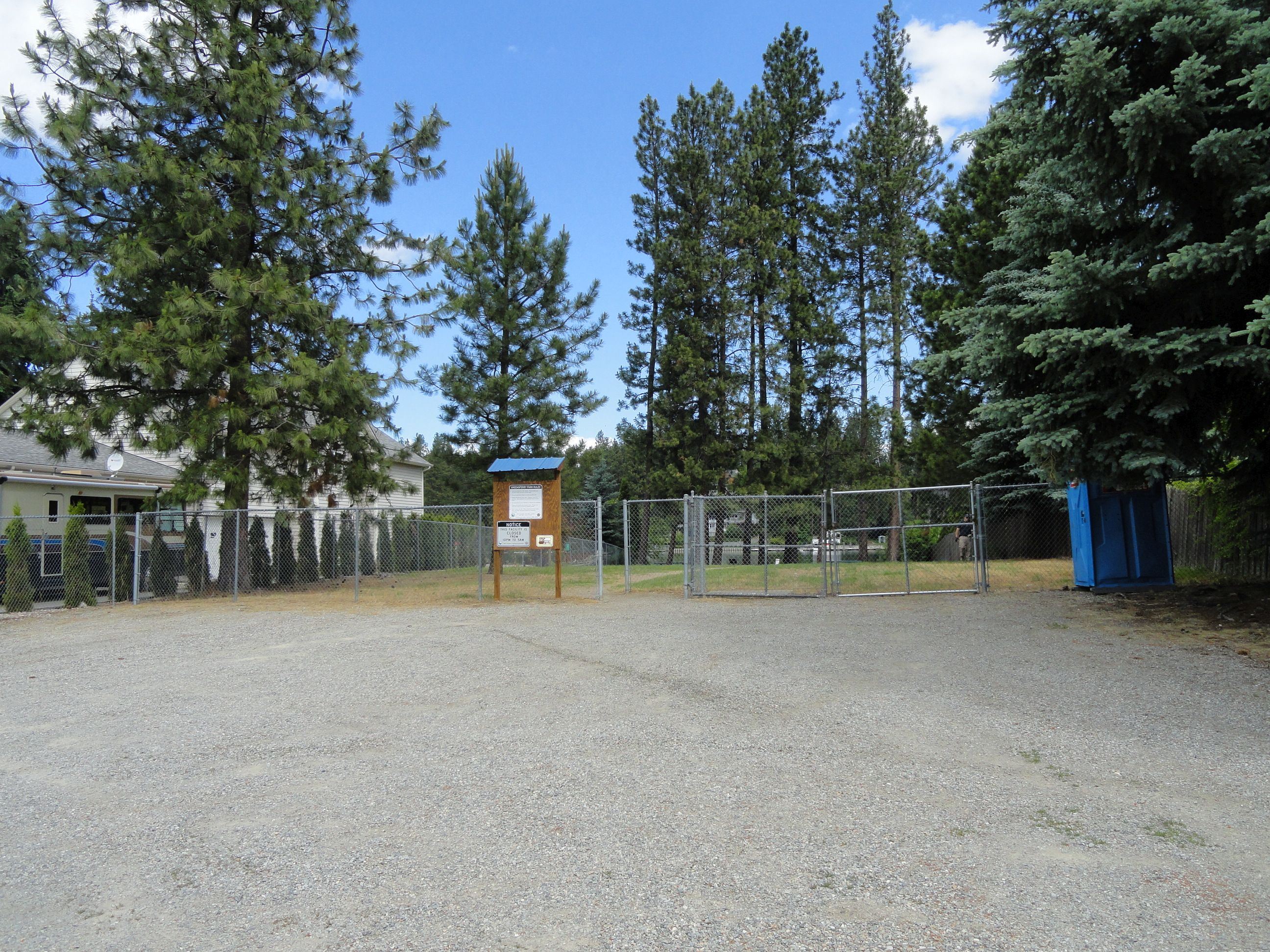 Parking lot at Greensferry Park